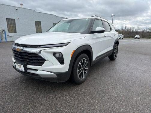 Summit White 2025 Chevrolet Trailblazer LT