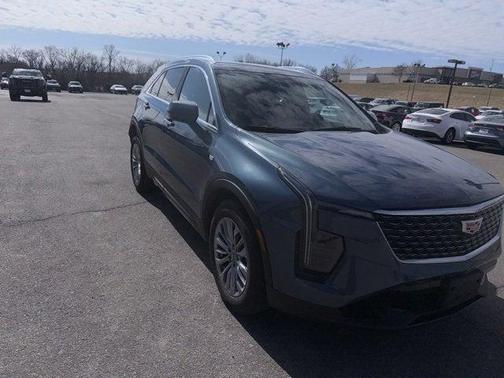 2025 Cadillac XT4 Premium Luxury