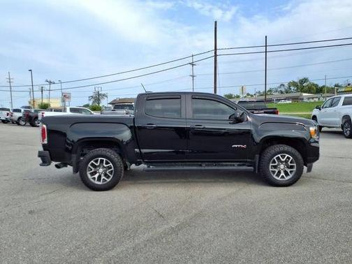 Onyx Black 2022 GMC Canyon AT4