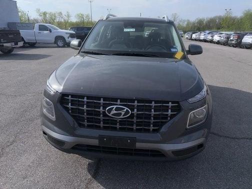 Ecotronic Gray 2025 Hyundai VENUE SEL