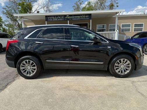 Stellar Black Metallic 2017 Cadillac XT5 Luxury