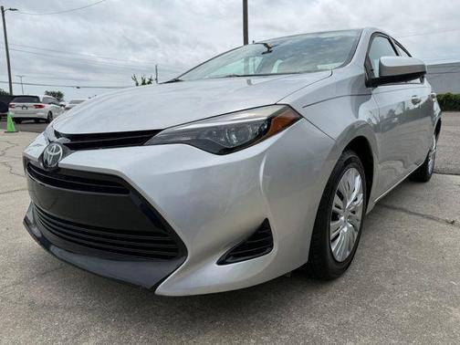 Classic Silver Metallic 2017 Toyota Corolla LE