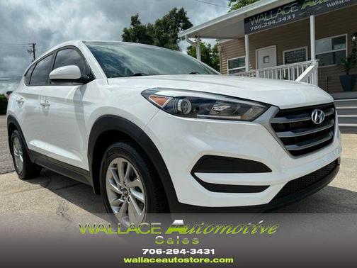 Dazzling White 2018 Hyundai TUCSON SE