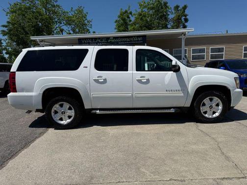 Summit White 2013 Chevrolet Suburban 1500 LT