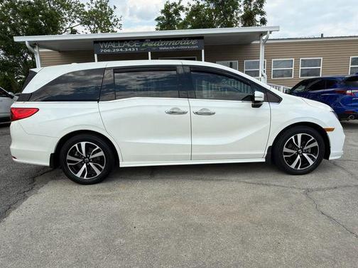 White Diamond Pearl 2018 Honda Odyssey Elite