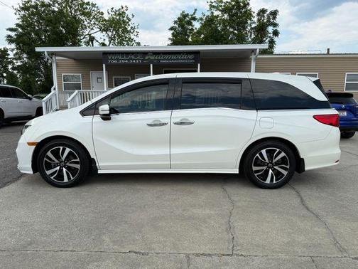White Diamond Pearl 2018 Honda Odyssey Elite
