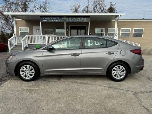 2020 Hyundai ELANTRA SE