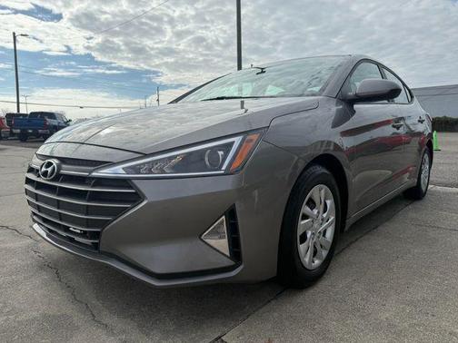 2020 Hyundai ELANTRA SE