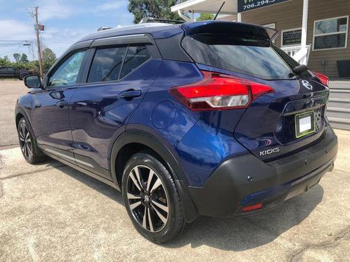 2020 Nissan Kicks SR