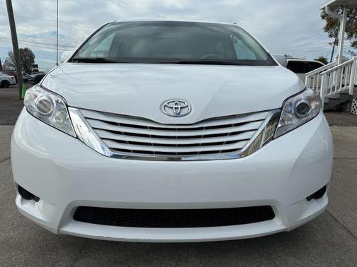 2013 Toyota Sienna LE