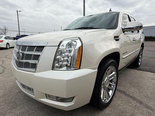 2013 Cadillac Escalade Platinum Edition