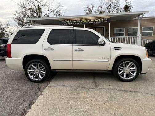 2013 Cadillac Escalade Platinum Edition