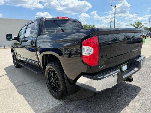 Midnight Black Metallic 2018 Toyota Tundra SR5