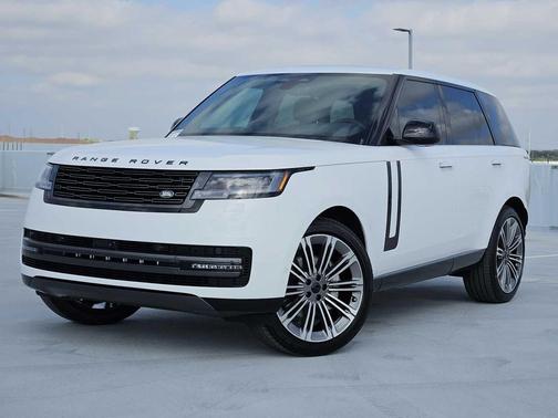 Fuji White 2026 Land Rover Range Rover P400 SE