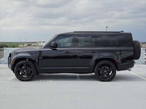 2025 Land Rover Defender V8