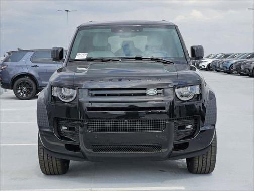 2025 Land Rover Defender V8