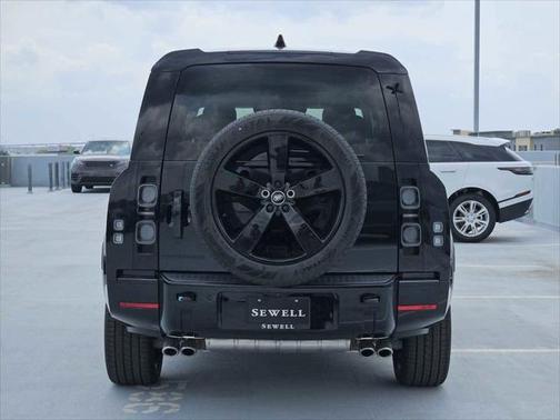 2025 Land Rover Defender V8