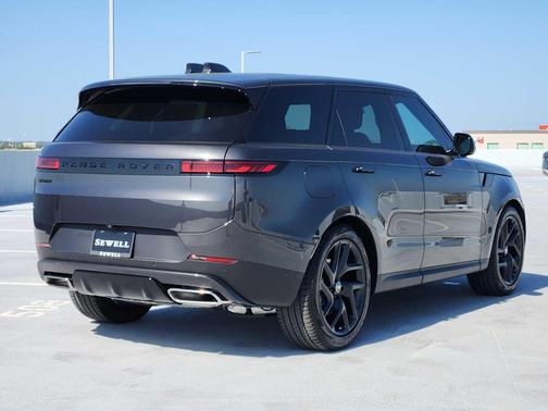 2025 Land Rover Range Rover Sport SE