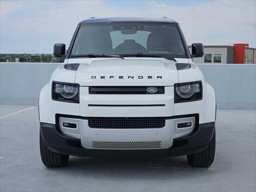 2025 Land Rover Defender 110 P300