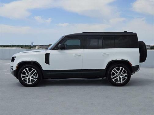 2025 Land Rover Defender 110 P300
