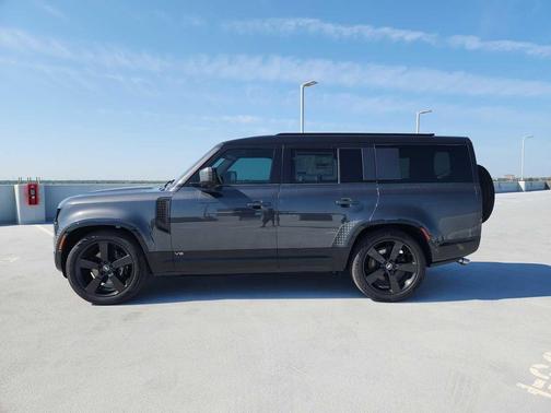 2025 Land Rover Defender V8