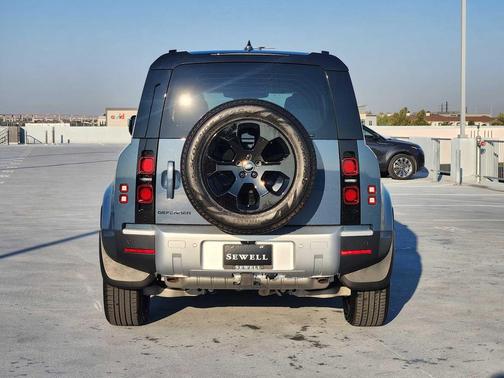 2025 Land Rover Defender 110 P400 S