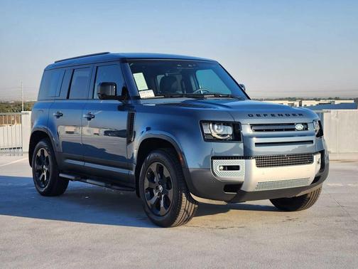 2025 Land Rover Defender 110 P400 S