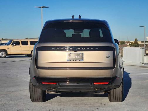 2023 Land Rover Range Rover P530 SE SWB