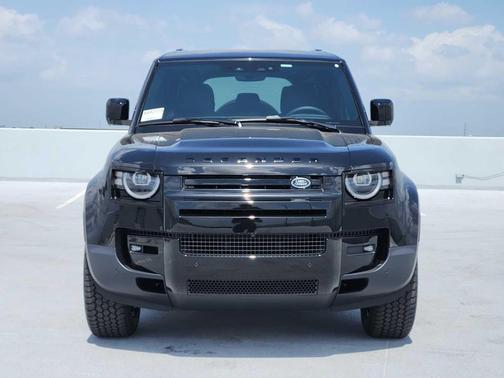 SANTORINI BLACK 2026 Land Rover Defender P300 S