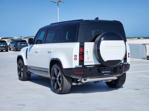 2025 Land Rover Defender 110 P400 X-Dynamic SE