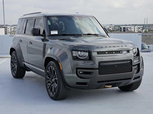 2025 Land Rover Defender P635 OCTA Edition One