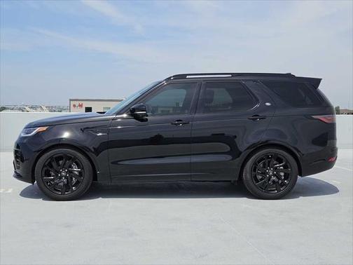 2024 Land Rover Discovery P300 Dynamic SE