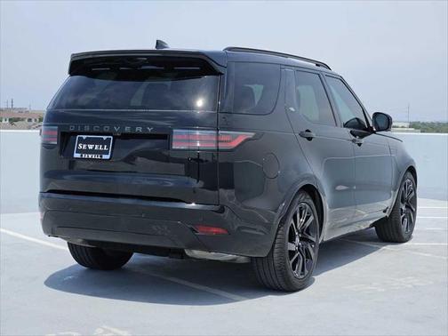 2024 Land Rover Discovery P300 Dynamic SE