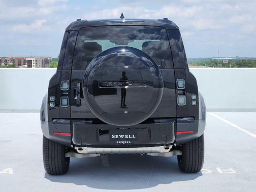 SANTORINI BLACK 2026 Land Rover Defender P300 S