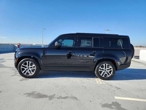 2026 Land Rover Defender P400 X-Dynamic SE