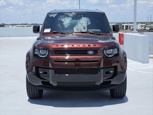 2025 Land Rover Defender 130 P400 X-Dynamic SE