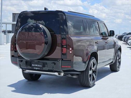 2025 Land Rover Defender 130 P400 X-Dynamic SE