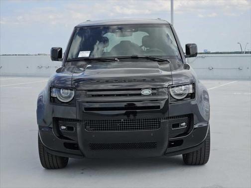2025 Land Rover Defender 110 P400 X