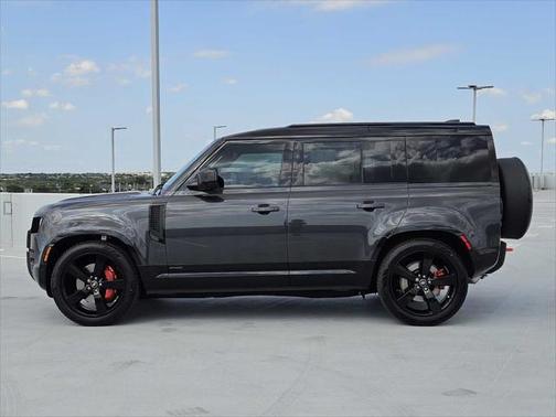 2025 Land Rover Defender 110 P400 X