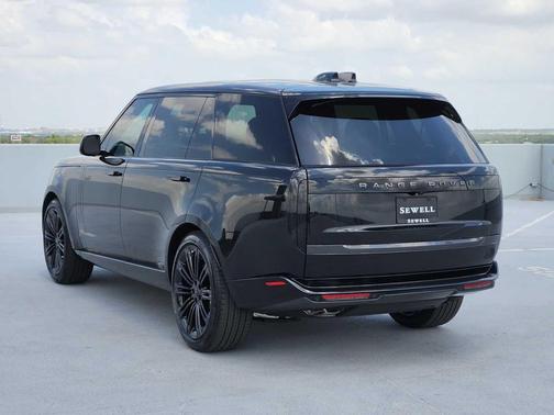 SANTORINI BLACK 2026 Land Rover Range Rover P530 SE 7 Seat