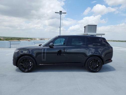 SANTORINI BLACK 2026 Land Rover Range Rover P530 SE 7 Seat
