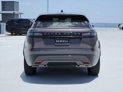 2026 Land Rover Range Rover Velar P250 SE R-Dynamic