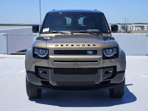 2025 Land Rover Defender 90 P400 X-Dynamic SE