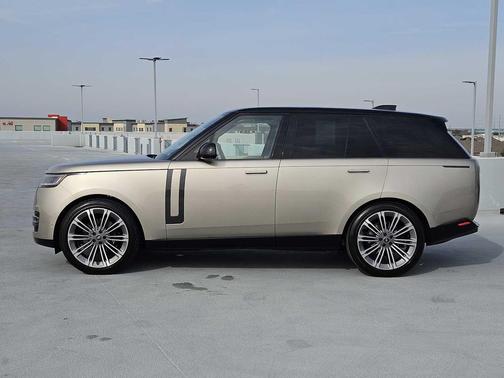 2025 Land Rover Range Rover P400 SE SWB