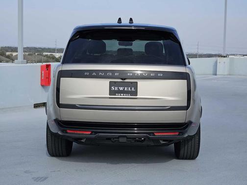 2025 Land Rover Range Rover P400 SE SWB