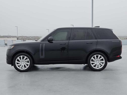 2023 Land Rover Range Rover P400 SE SWB