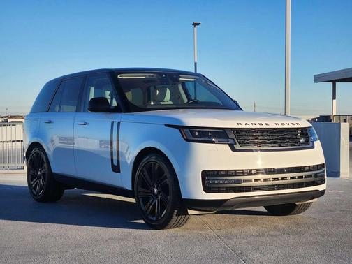 2023 Land Rover Range Rover P400 SE SWB