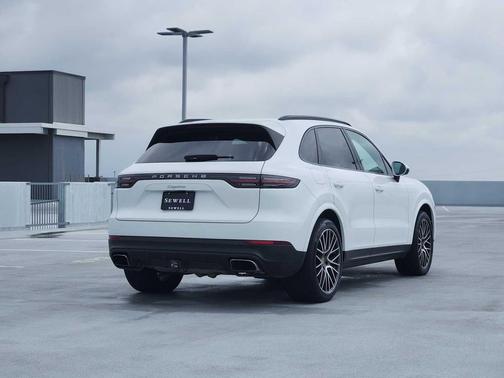 WHITE 2023 Porsche Cayenne Cayenne