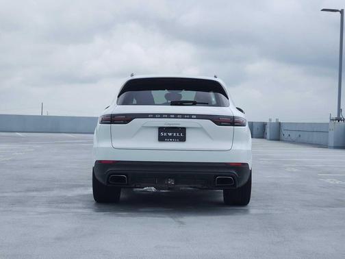 WHITE 2023 Porsche Cayenne Cayenne