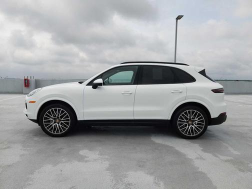 WHITE 2023 Porsche Cayenne Cayenne